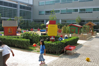 ISBPrimaryPlayYard3358w.jpg