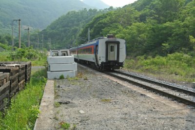 Hambaek station platform