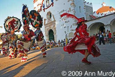 Doa Marina and Los Danzantes