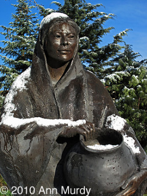 Sculpture with pot