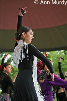Jaylena Lujan performing