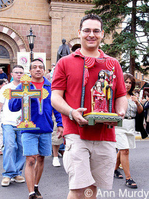 Arthur Lopez in procession