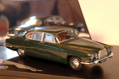 Jaguar mark X 1:43