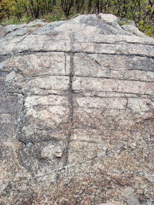 Interesting Rock Striations at East Rattlesnake's Peak