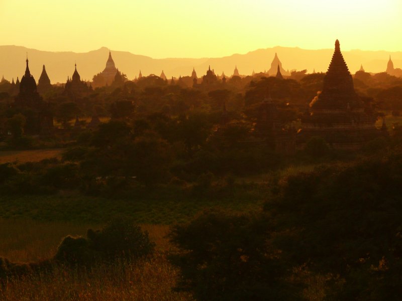 Bagan sunset 25.jpg