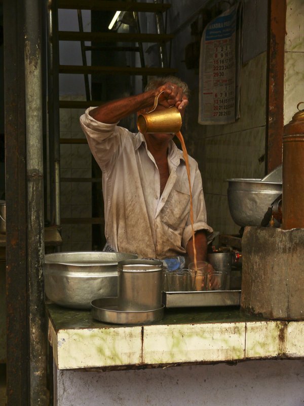 Tea maker 2.jpg