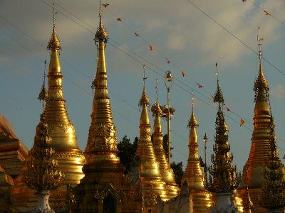 Shwedagon Zedis.jpg