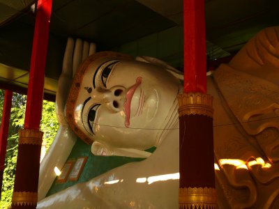 Reclining buddha U Bein.jpg