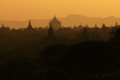Sunset Bagan 4.jpg