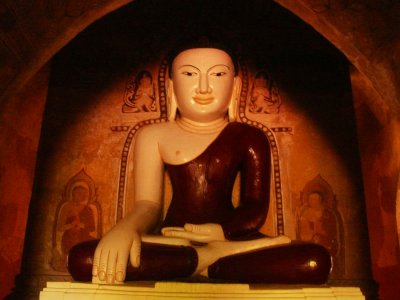 Buddha in Bagan 13.jpg