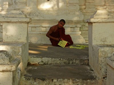 Monk in Shwezigon Paya.jpg