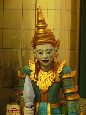 Statue Sule Paya.jpg