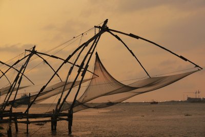 Fishing nets Cochin.jpg