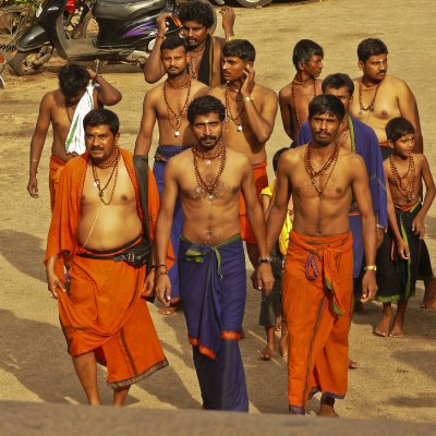 Pilgrims in Trivandrum.jpg