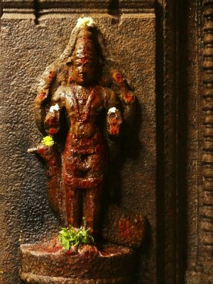 Statue 1 Temple Madurai.jpg