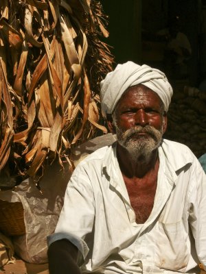 Flower market Madurai 2.jpg