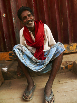 Red scarf Madurai 1.jpg