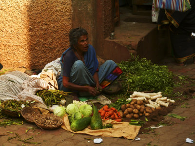 Veggie seller Madurai.jpg