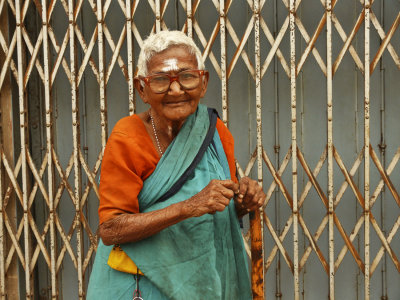 Old lady Madurai 1.jpg