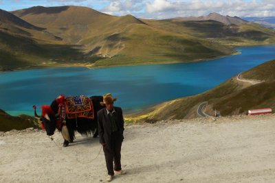 Yamdrok Tso Lake