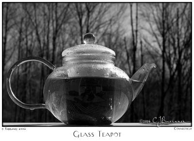 09Feb06 Glass Teapot - 10054