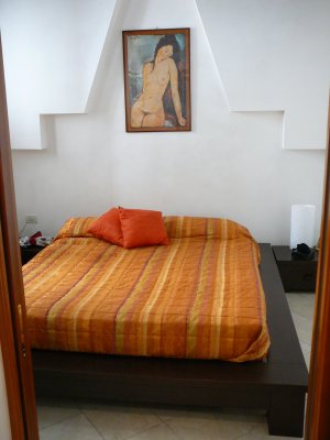 cool bedroom in our apartment on the canal in venice (R)