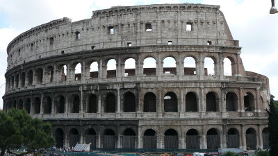 obligatory shot of the roman colosseum (R)