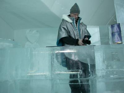 g3/87/638287/3/57141001.10_ice_hotel04feb27_013.jpg