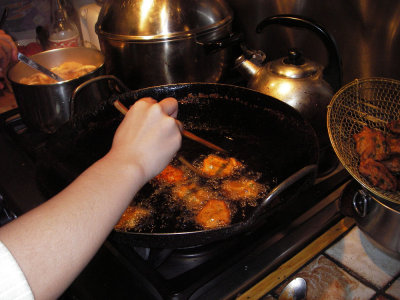 Frying shrimp cakes