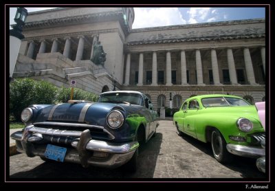 Capitole & old cars (La Habana)