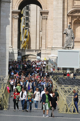 The crowds leaving the basilica