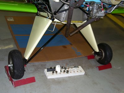 Landing Gear 60 inch width 02.JPG