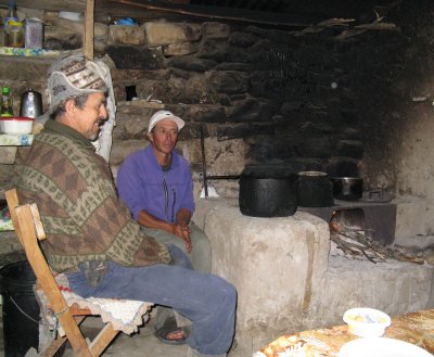 Tajopampa lodge, super cooks Sinecio & Javier