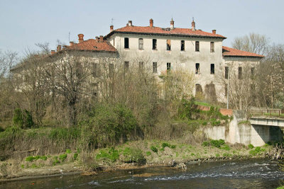 Another abandoned castle