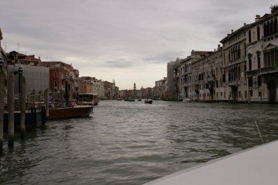 Venise en large
