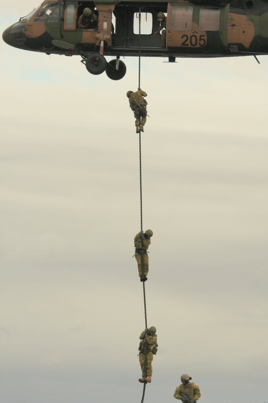 Soldiers leave Blackhawk.jpg