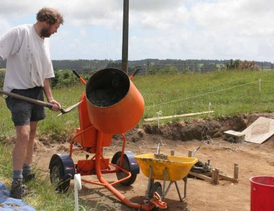 1 Dec 2007, Mixing concrete for the pier inner and annulus