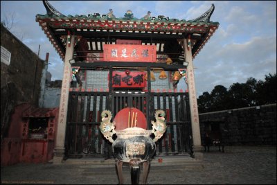Na Tcha Temple