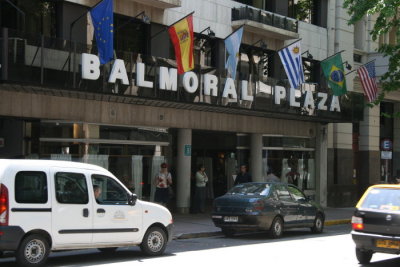 Vi bor p Balmoral hotell i Montevideo som ligger mycket centralt