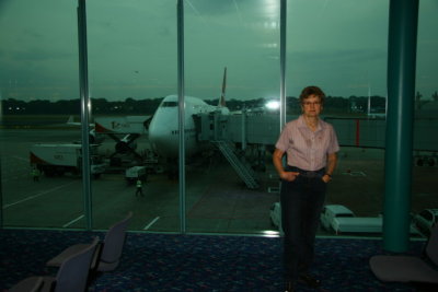 Efter 11:40 tim i luften landar vi p Singapors flygplats efter en lugn flygning