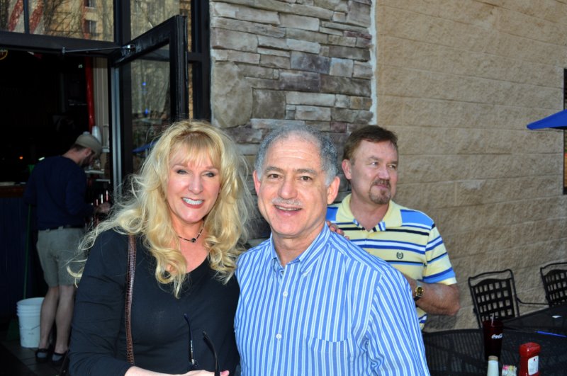 CSC_0028 Donna Reynolds n Mike.JPG