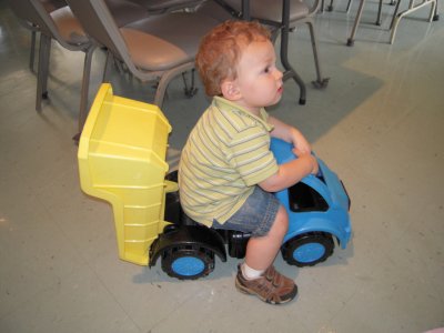 DSCN4116 Aidan playing - Houston TX 06-27-09.JPG