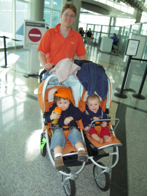 DSCN4335 Andy Aidan Julian HOU airport.JPG