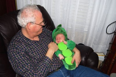 DSC_0221 GrandPa Bill n Aidan.JPG