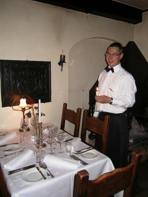Smukke Claus til tjeneste.