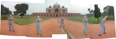 Warren Bernard at Humayans Tomb, New Delhi (1 December  2007)