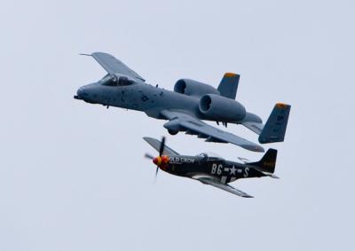 A-10 Thunderbolt II og Mustang P-51