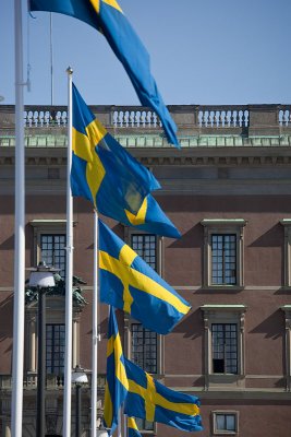 Swedish flags in front of the Castle