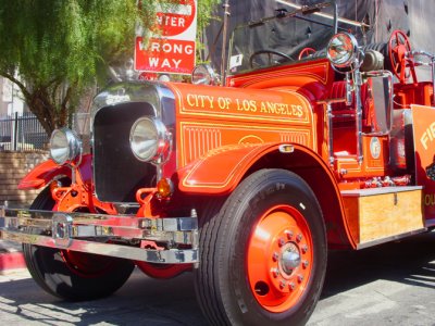 Parade 93 Antique Fire Engine.jpg
