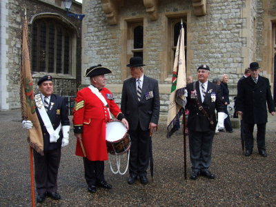 Soldiers from a very old regiment were visiting the London Tower.